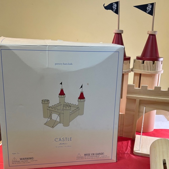 Pottery Barn Kids 16 Wooden Building Blocks Pieces Castle Set - Picture 5 of 12